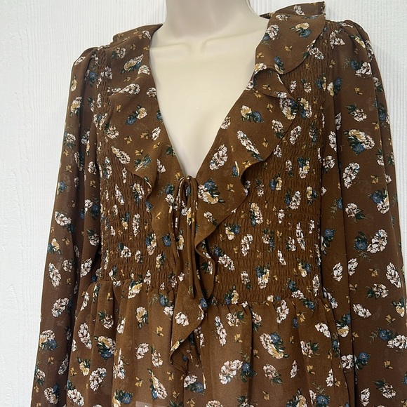 ASTR The Label - Ditsy Floral Brown Ruffle Balloon Long Sleeve Smocked Blouse M - Picture 7 of 13